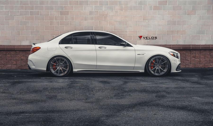  Mercedes-AMG C63 S on Velos Wheels (S10) 2019 года  (фото 1 из 8)